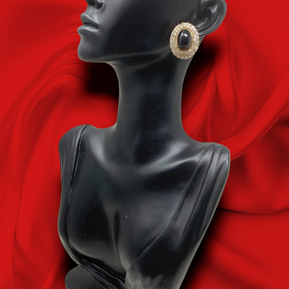 Vintage 1970's Oval Crystal Frame Clip On Earrings Couture Runway Sparkly - Picture 3 of 5